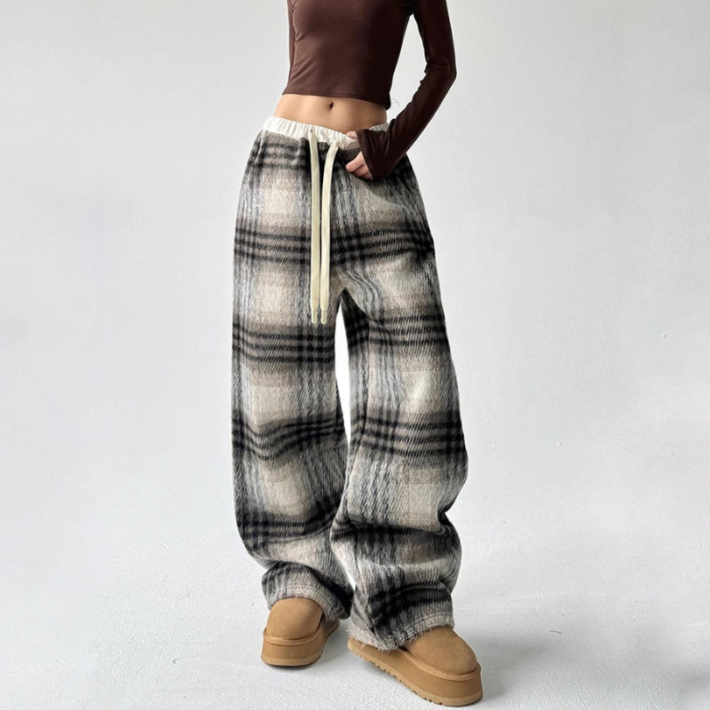 Elvona Plaid Sweatpants