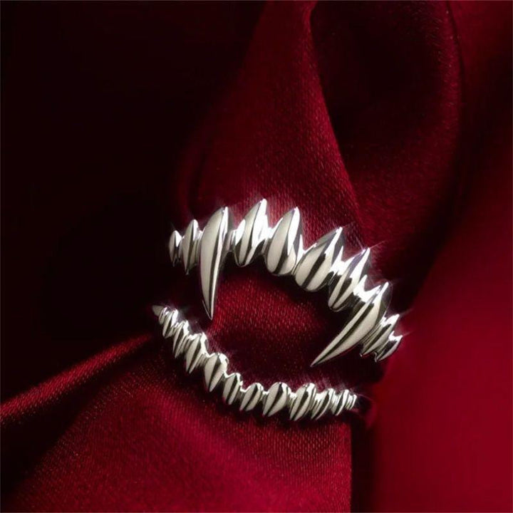 Dracula Ring Set