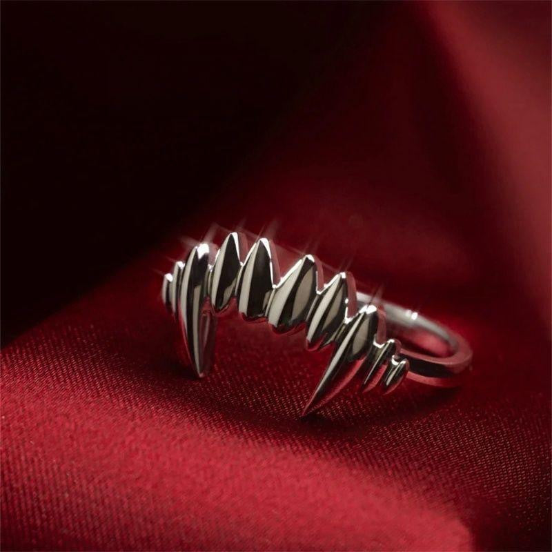 Dracula Ring Set